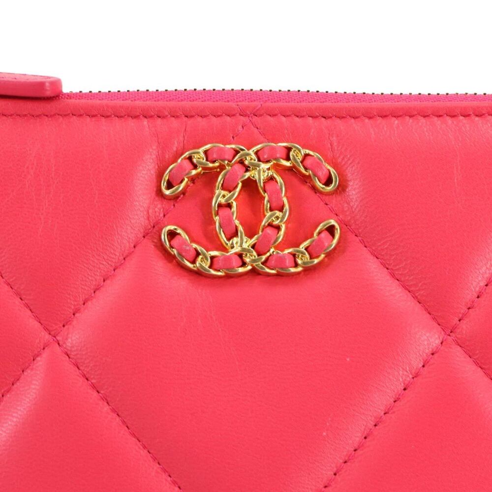 CHANEL Pink Lambskin Leather Pouch - Picture 7 of 8